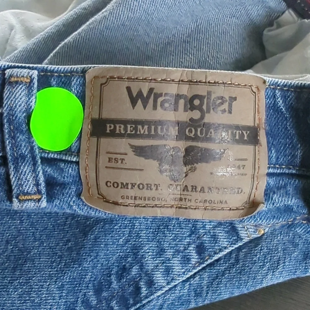 Men's Wrangler Blue Jeans - Picture 12 of 12